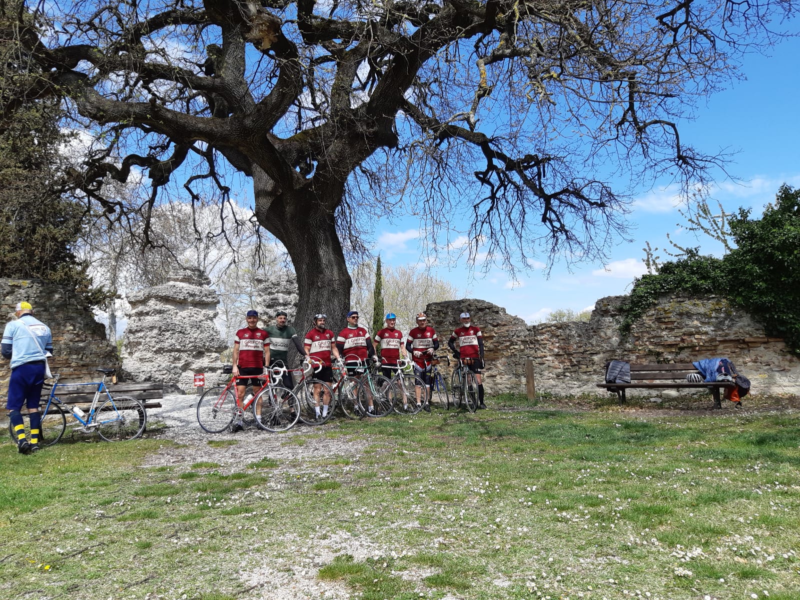 I Grifoni a Tolentino per “la Ciclocolli 2019”